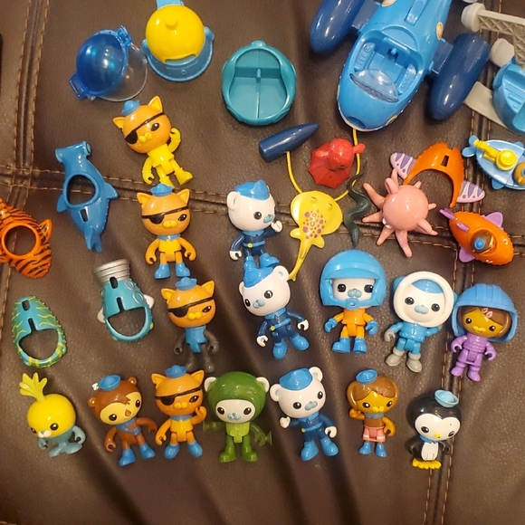Fisher-Price Other - Octonauts Fisher-Price Y9297 7 Figure Playset - Octo-Crew Figurine Set & more